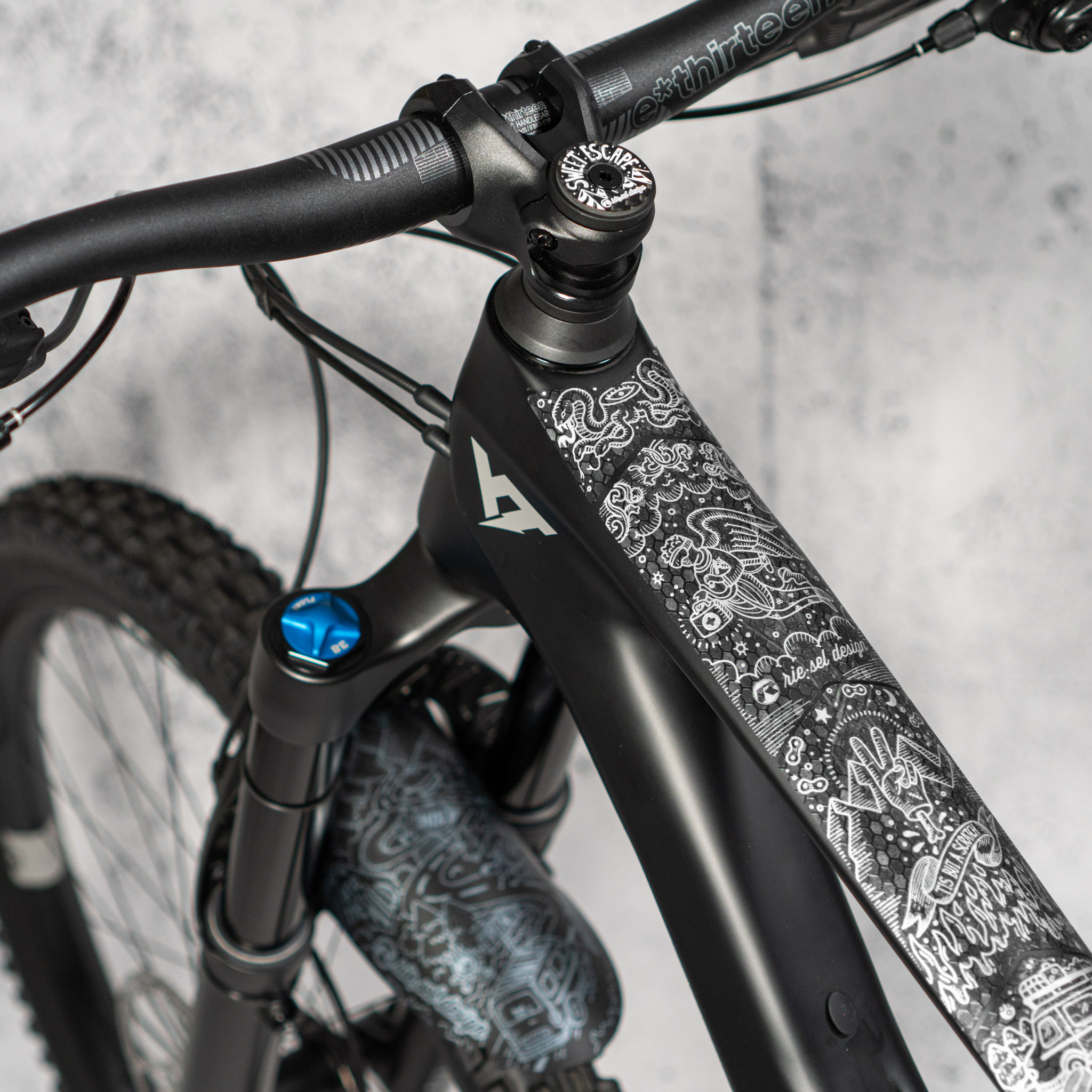 Riesel Design Frame:guard vanlife silver Rahmenschutzfolie